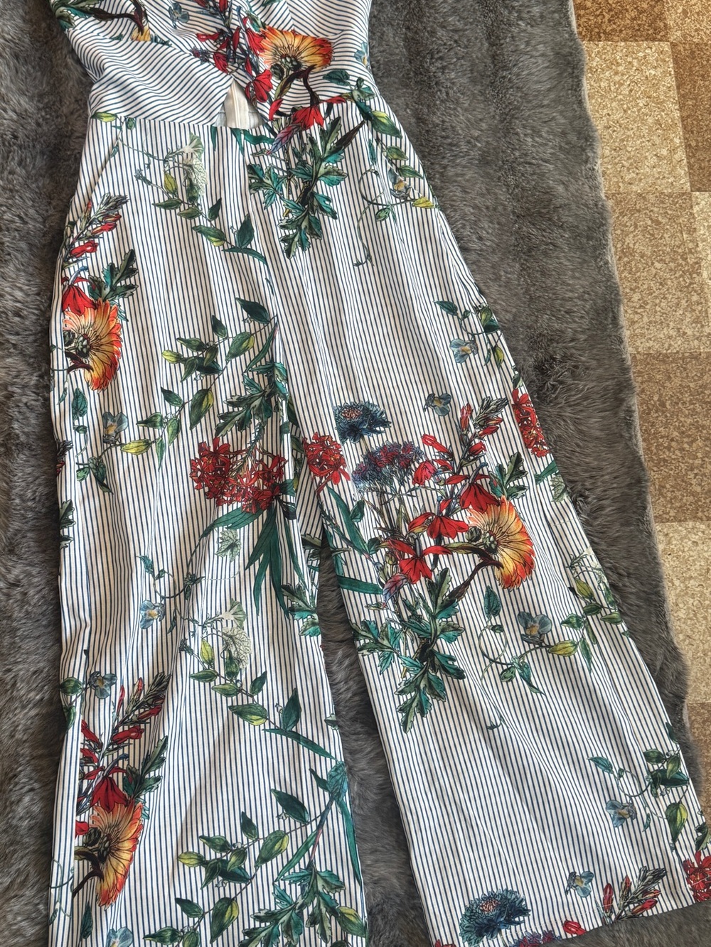 Wide-Leg Floral Striped Jumpsuit in White with Multicolor Print - Picture 4 of 5